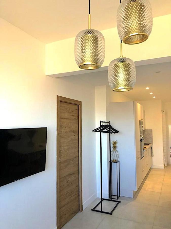 Apartment Superb With Sea View, 200m From San-Martino-di-Lota