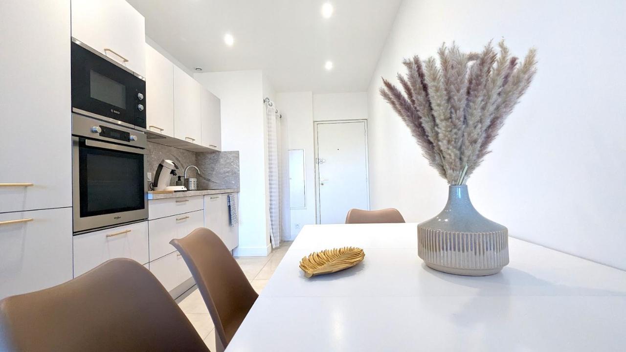Apartment Superb With Sea View, 200m From *