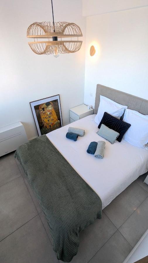 Superb With Sea View, 200m From Apartment