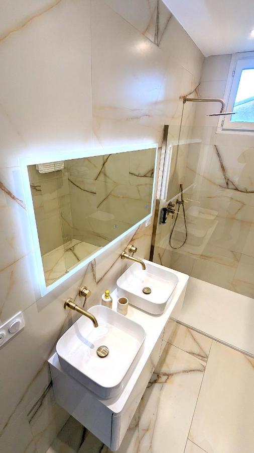 Superb With Sea View, 200m From Apartment *